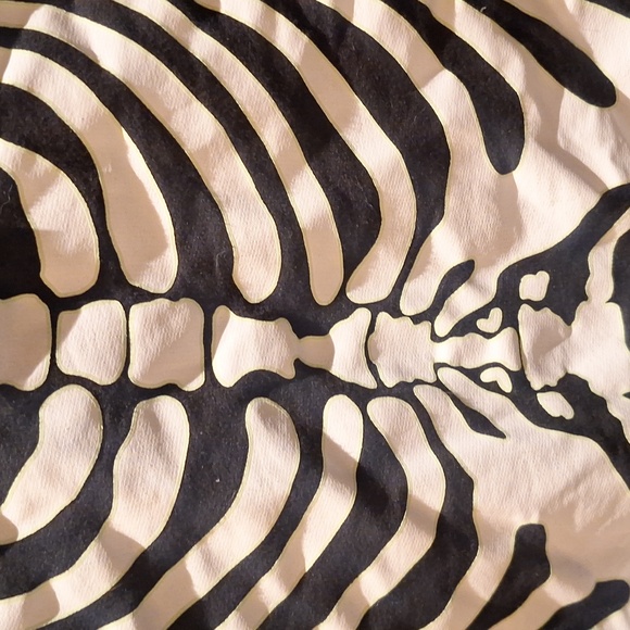 Skeleton 💀 Sweater - Picture 2 of 3